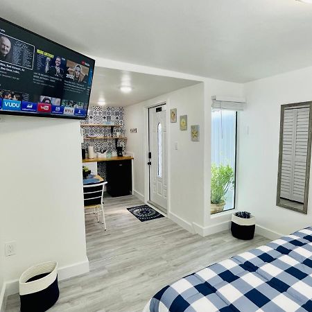 Our Lovely Nest, Free Parking & Wi-Fi Маями Екстериор снимка